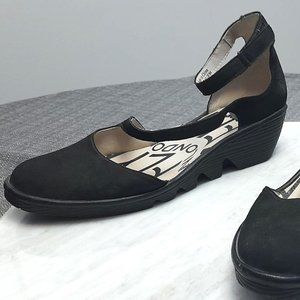 Fly London Piat Black Nubuck Low Wedge Ankle Strap Sandals Shoes Sz 39 EU 8.5 US